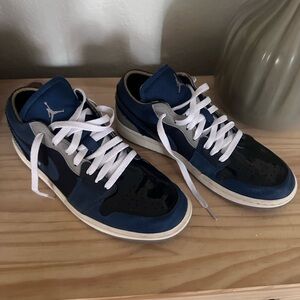 Jordan Blue and Black Sneakers Classic Design